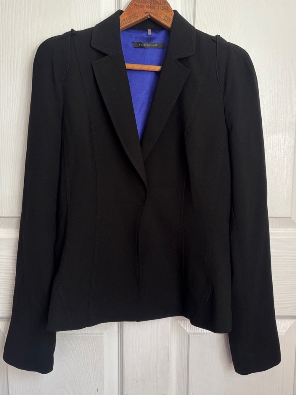 Elie Tahari Black Women's Tailored Blazer with Blue Lining Size 6 hidden button